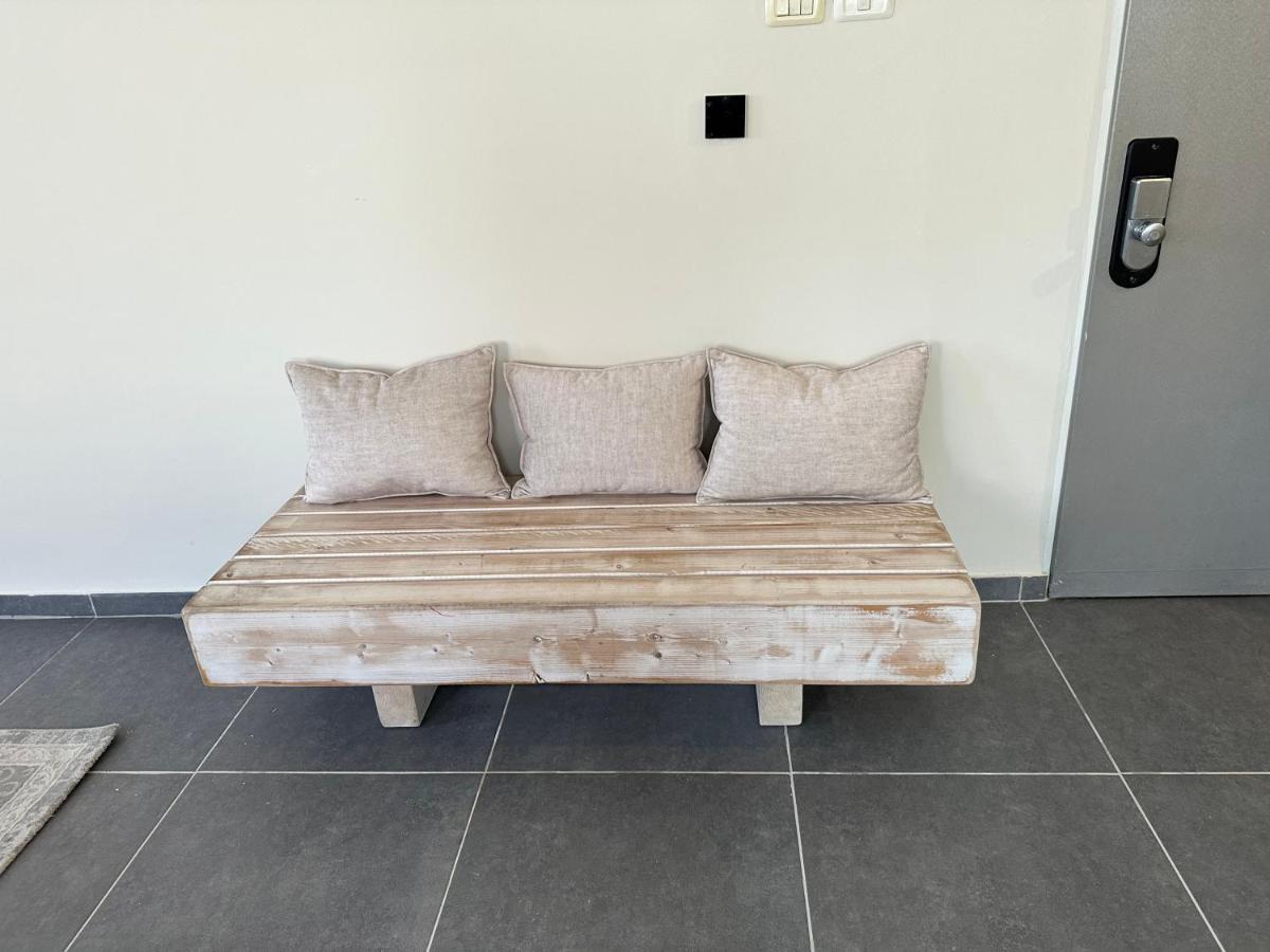 Midrahov Luxury Apartment Zikhron Ya'akov Exteriör bild