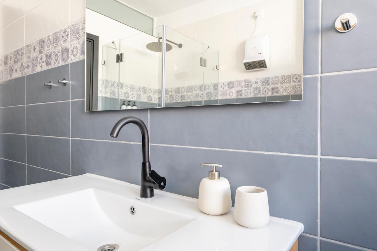 Midrahov Luxury Apartment Zikhron Ya'akov Exteriör bild